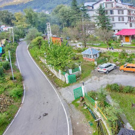 White Mountain Hotel Manali  Bagian luar foto