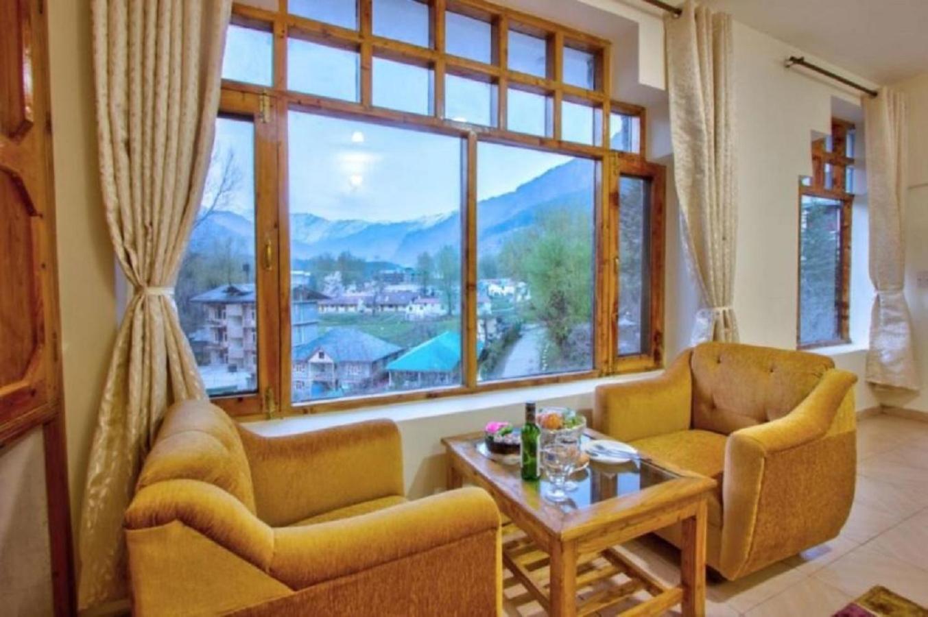 White Mountain Hotel Manali  Bagian luar foto