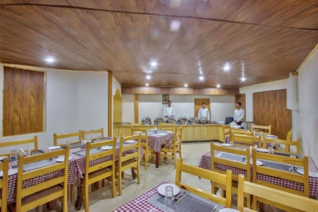 White Mountain Hotel Manali  Bagian luar foto