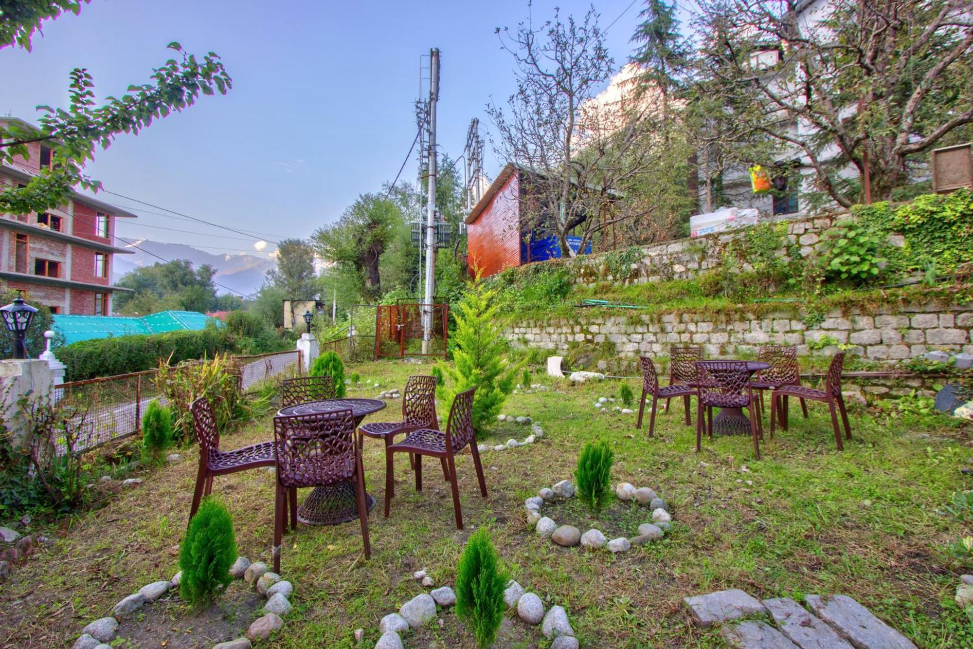 White Mountain Hotel Manali  Bagian luar foto