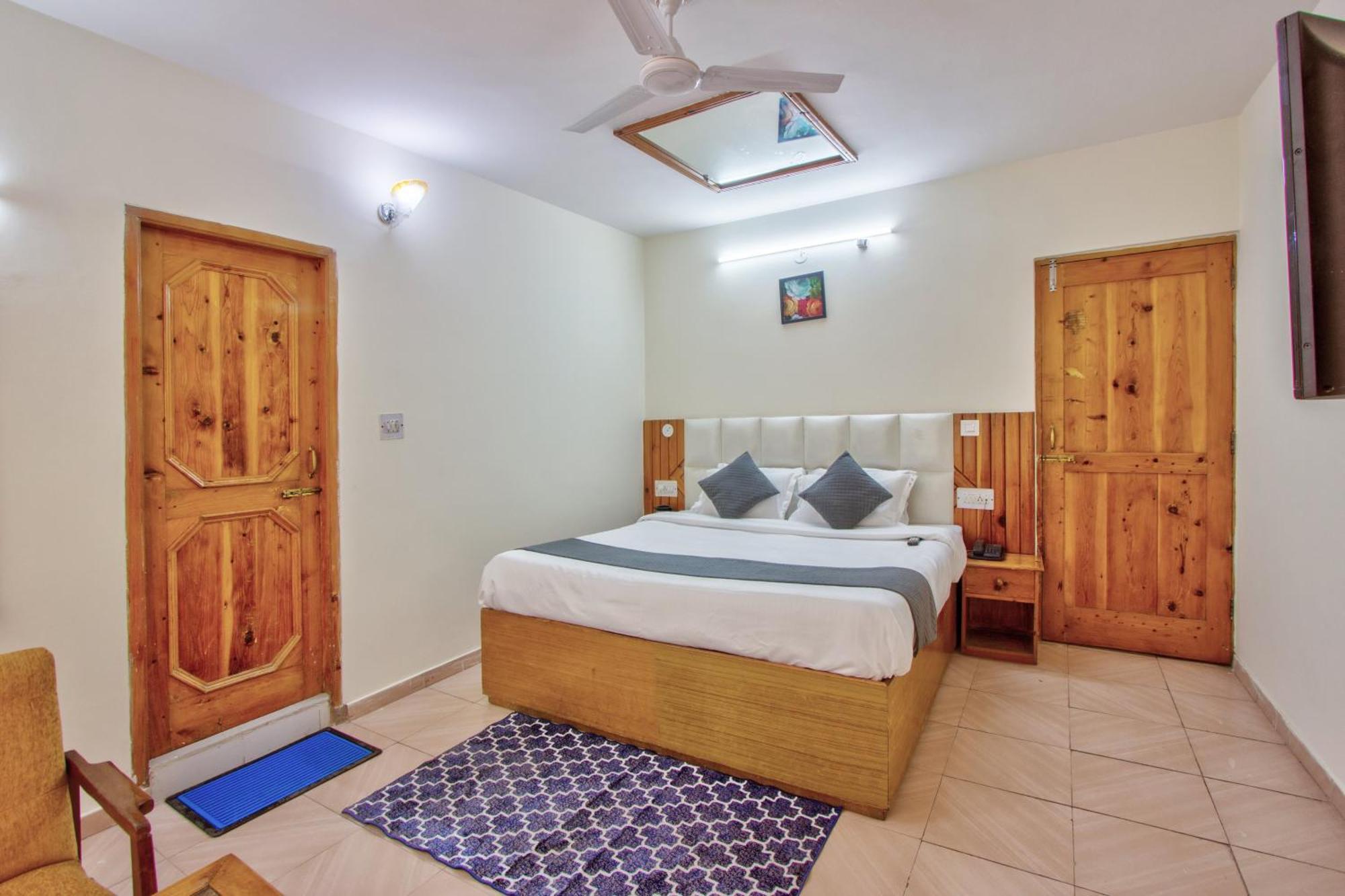 White Mountain Hotel Manali  Bagian luar foto