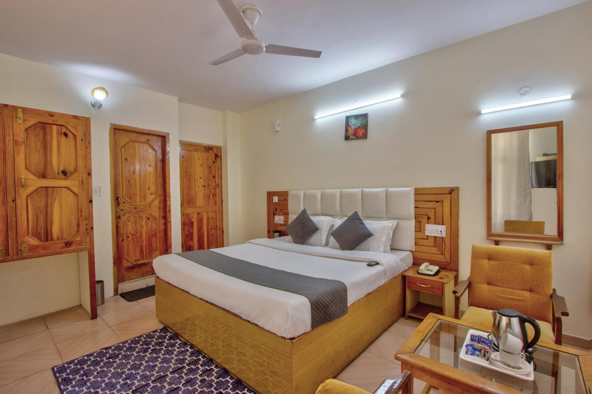 White Mountain Hotel Manali  Bagian luar foto