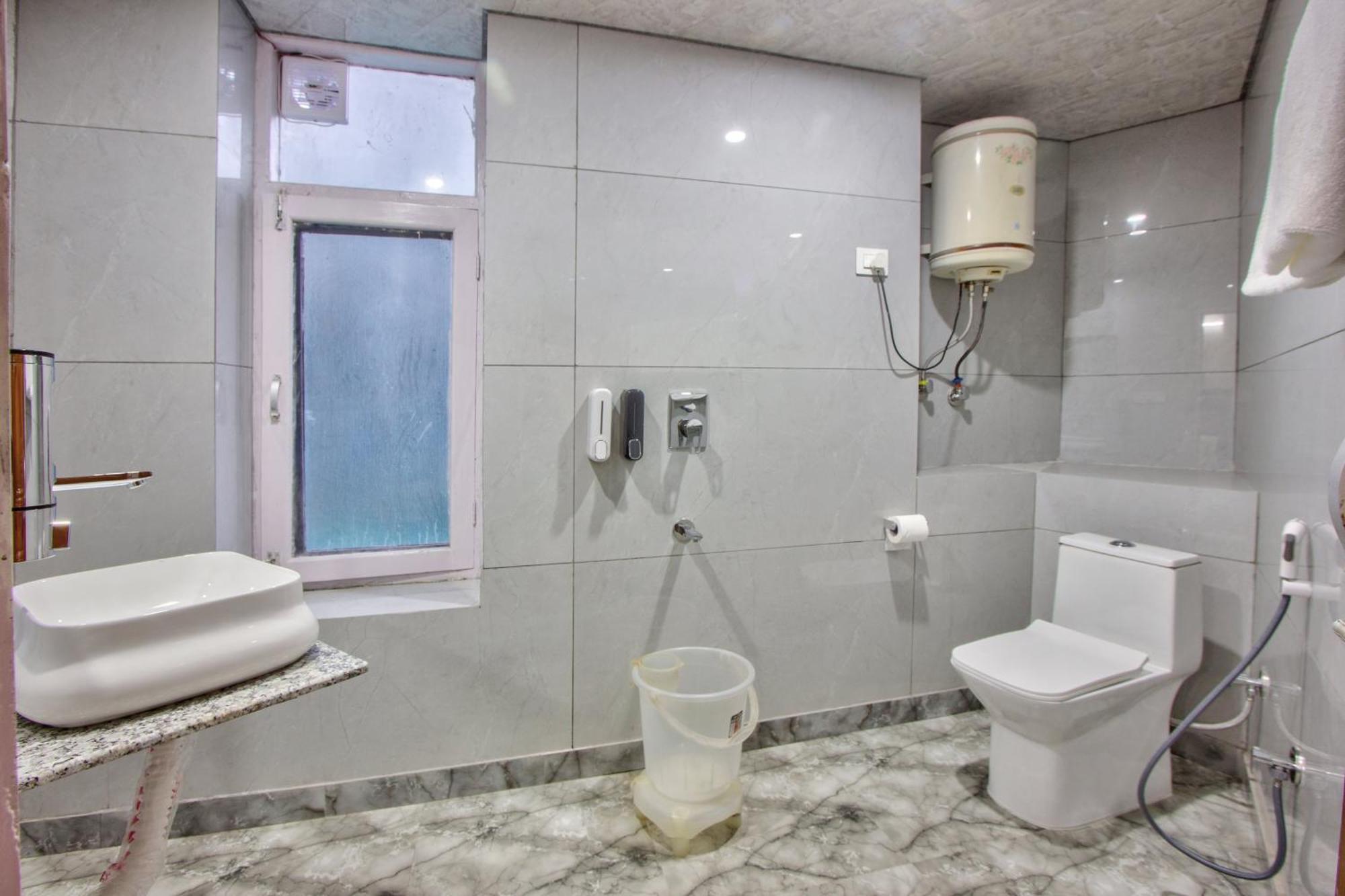White Mountain Hotel Manali  Bagian luar foto